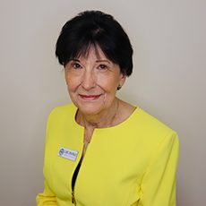 Elaine Daravingas (2)